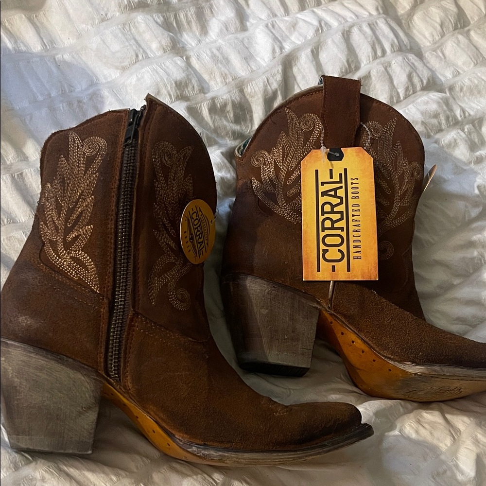 Corral Rustic Brown Ankle Boots